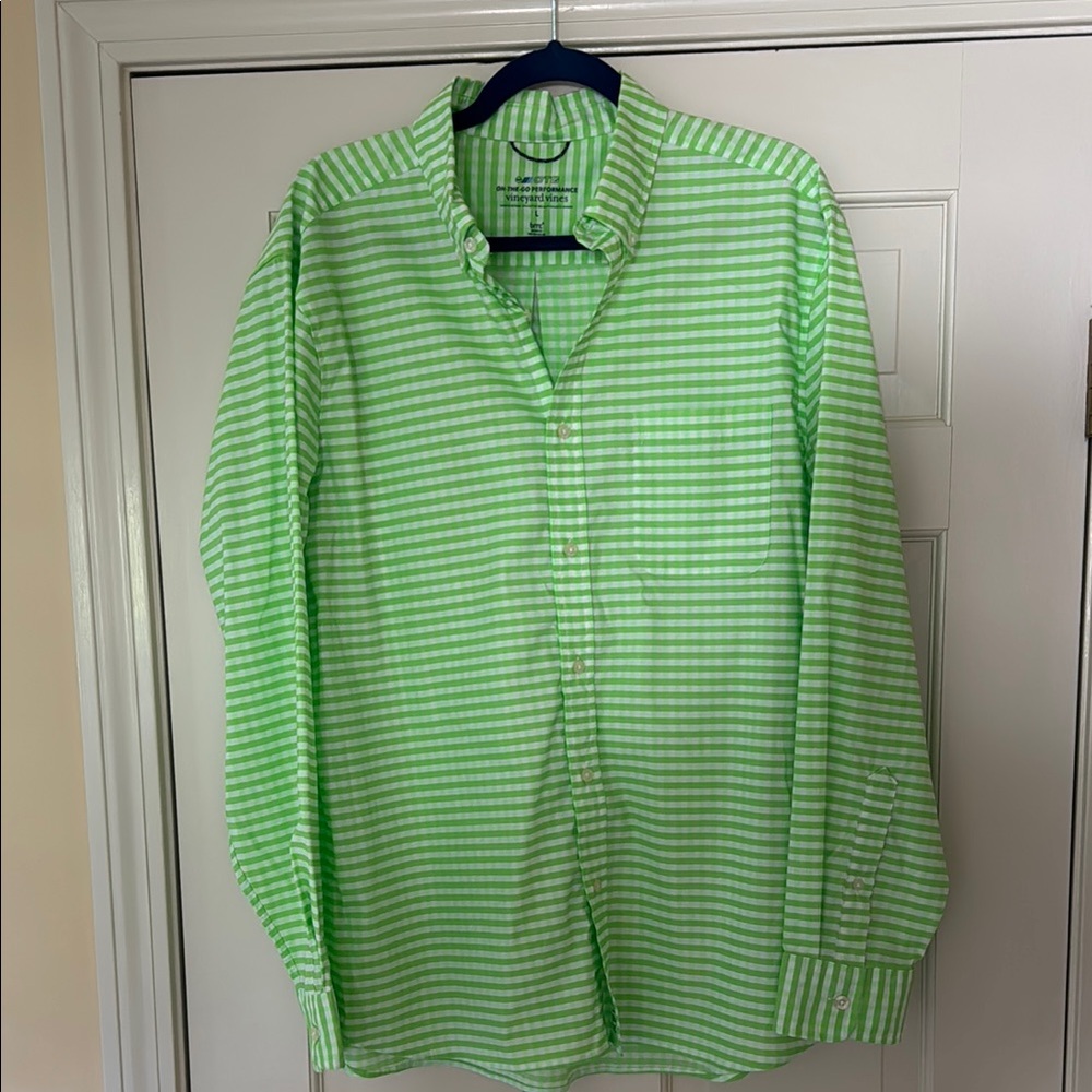 Vineyard Vines Green and White Casual Button Down Shirt